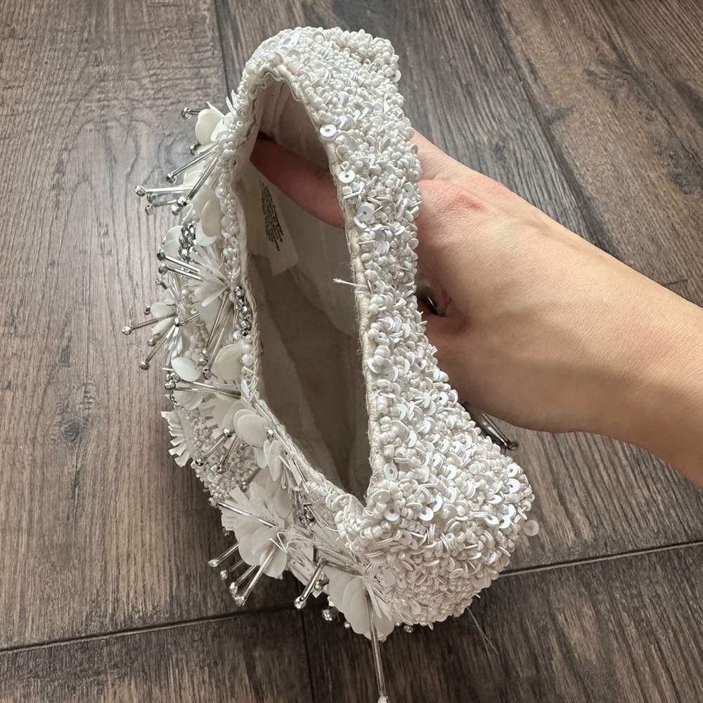 Elegant White Beaded Women's Bag - Picture 4 of 5